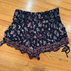 Hollister shorts S